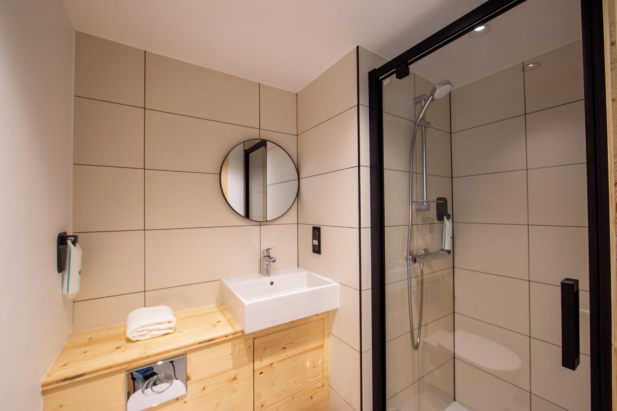 Easyhotel Marseille Euromed Ngoại thất bức ảnh