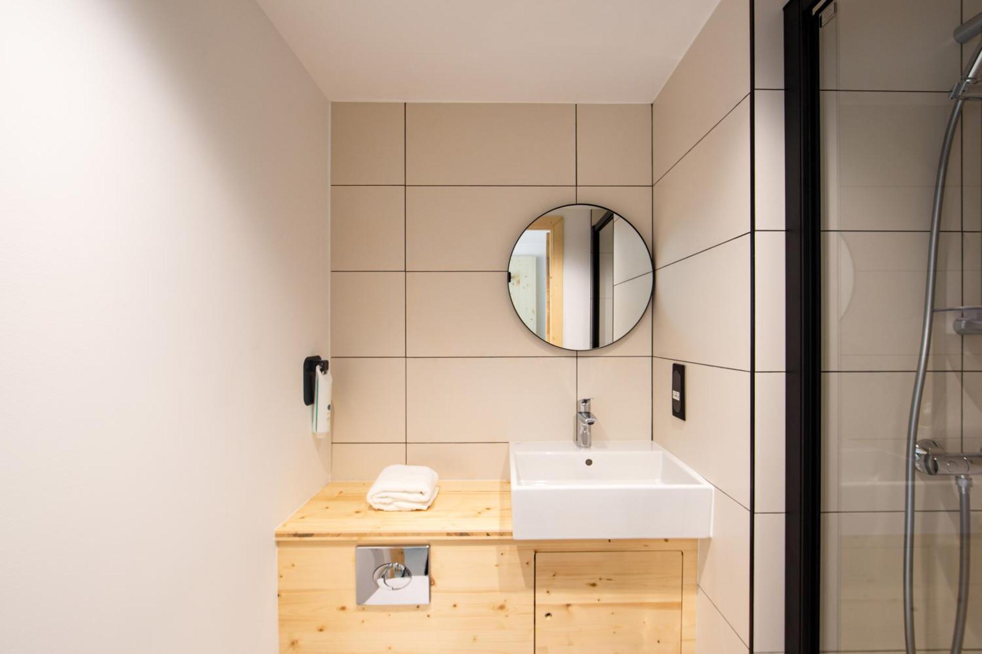 Easyhotel Marseille Euromed Ngoại thất bức ảnh